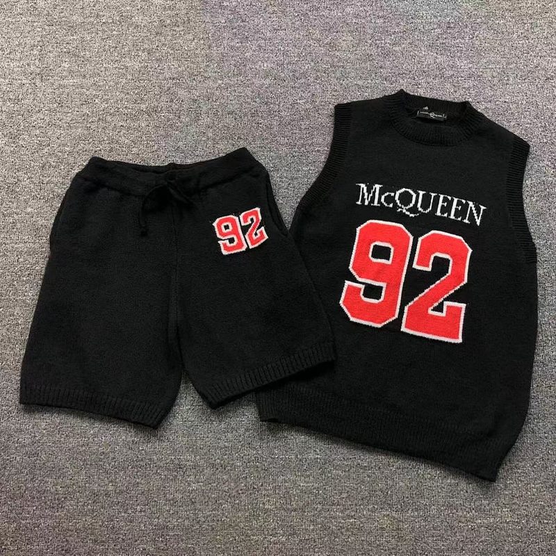 ALEXANDER MCQUEEN VEST SHORTS SWEATER 2