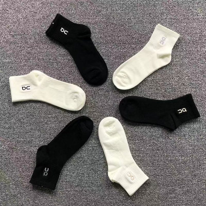 ON SOCKS 5