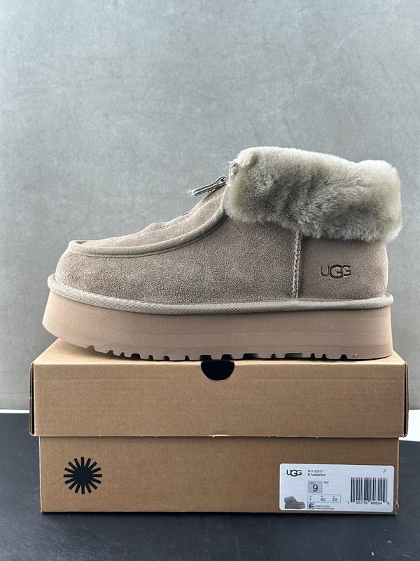 UGG 36-40 17