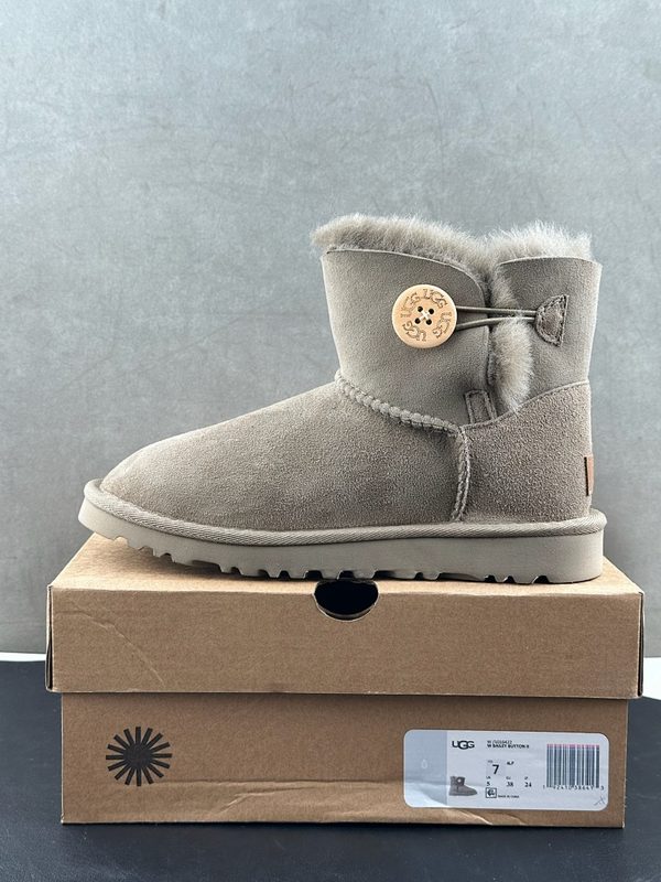 UGG 30