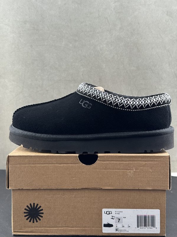 UGG 34