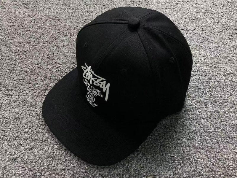 STUSSY HAT 35