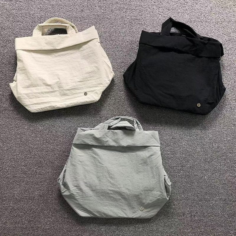 LULULEMON BAG 37