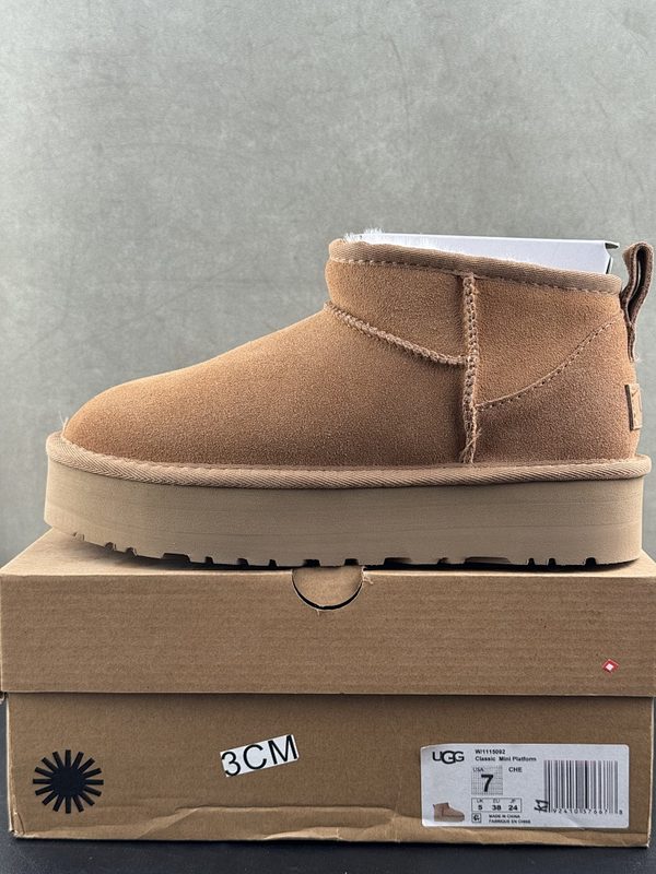 UGG 3CM 42