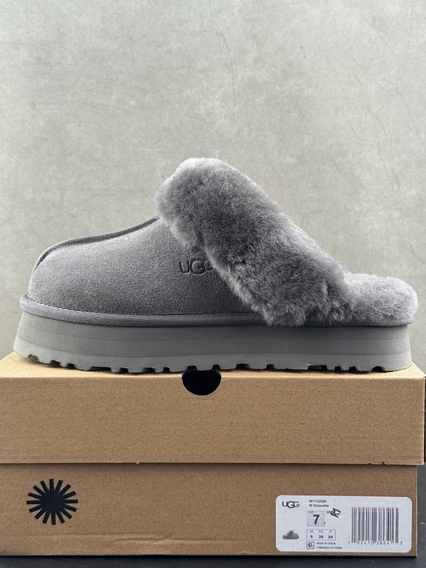 UGG 52