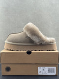 UGG 53