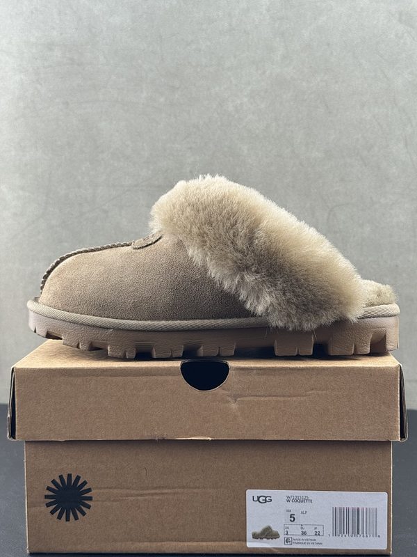 UGG 55