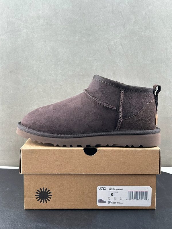 UGG 63