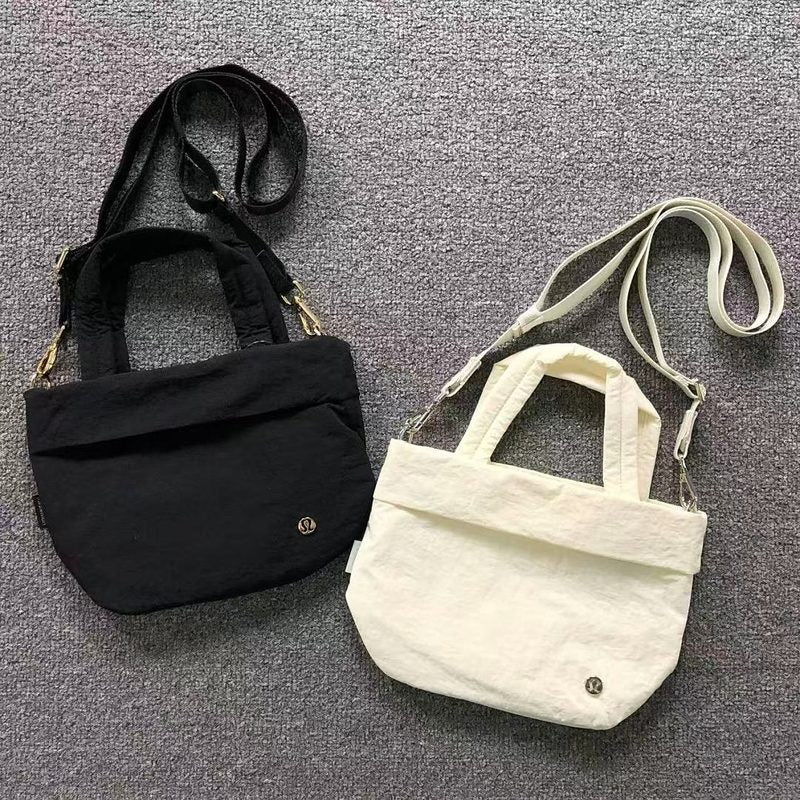 LULULEMON BAG 73