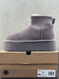 UGG 76