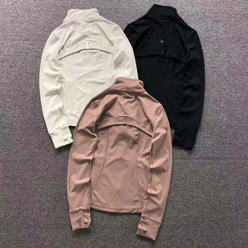 LULULEMON LONG SLEEVED FEMAIE STYIE 117