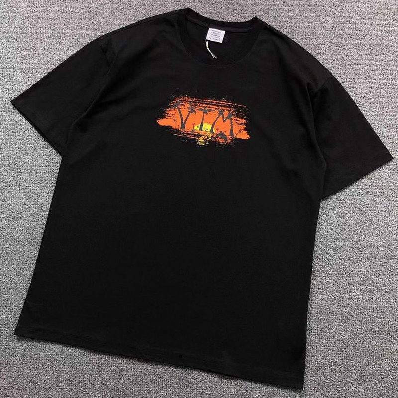 VETEMENTS T-SHIRT 164