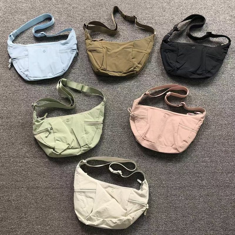 LULULEMON BAG 183