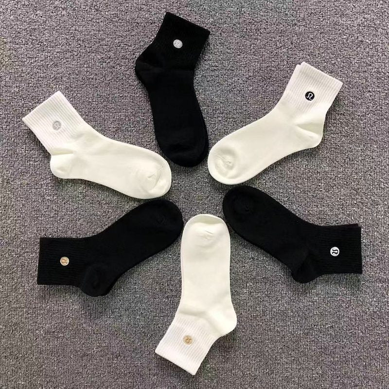 LULULEMON SOCKS 210