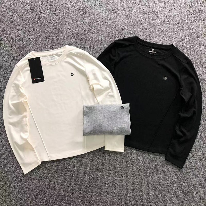 LULULEMON LONG SLEEVED FEMAIE STYIE 215