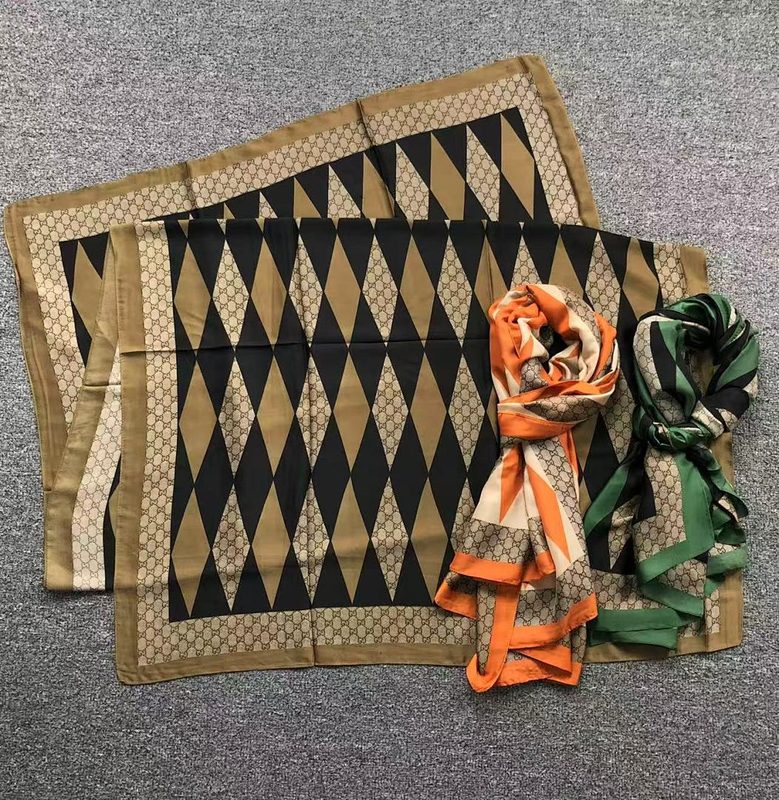GCI SCARF 261