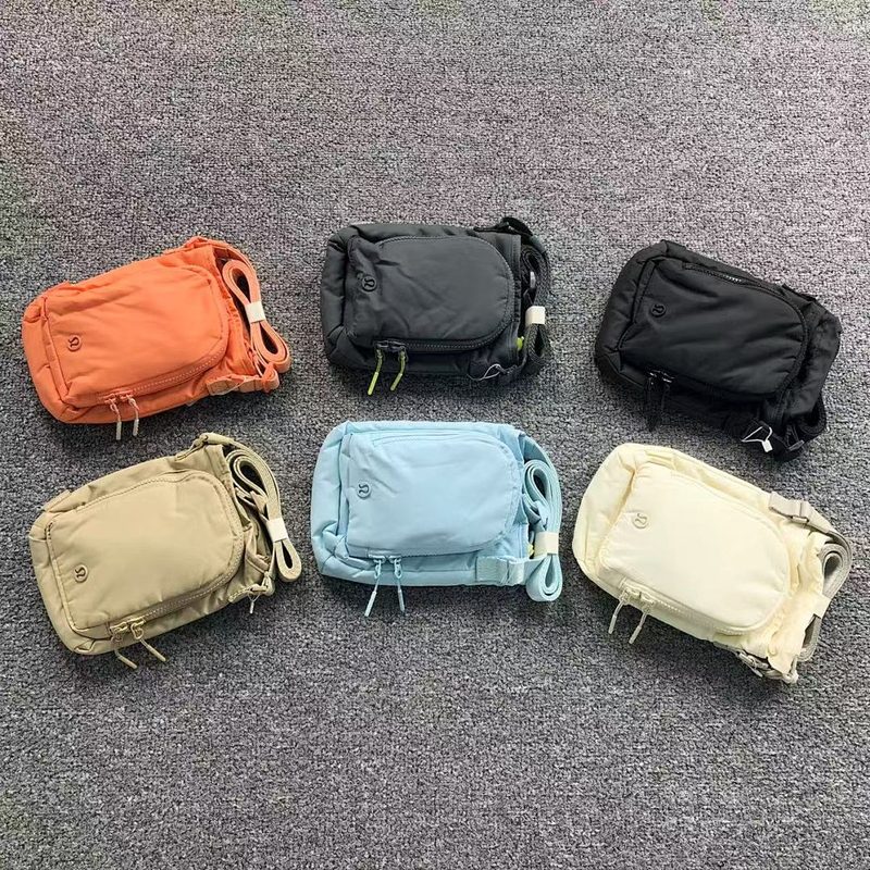 LULULEMON BAG 261