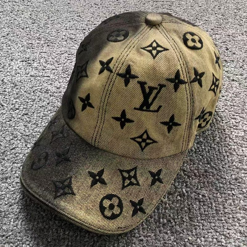 L HAT 373