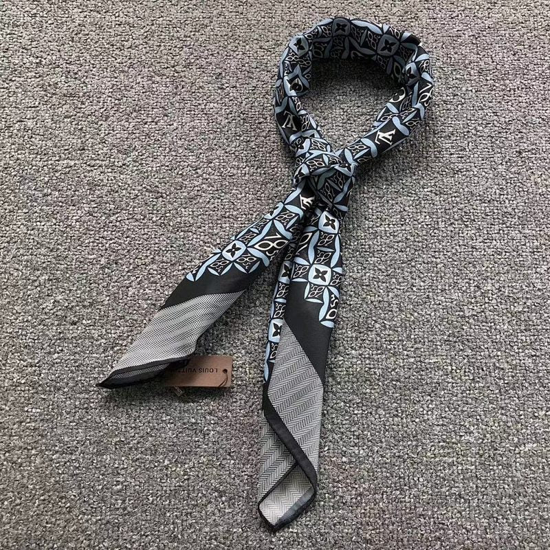 L SCARF 529