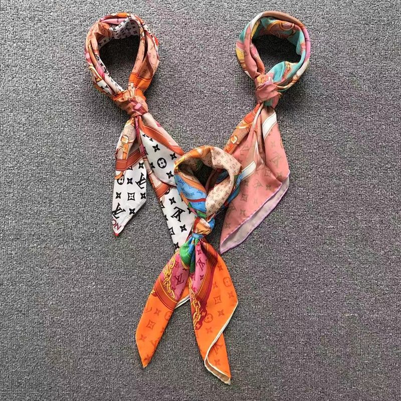 L SCARF 555