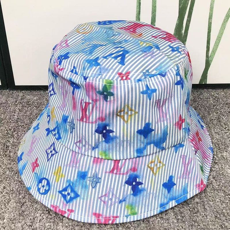L HAT 689