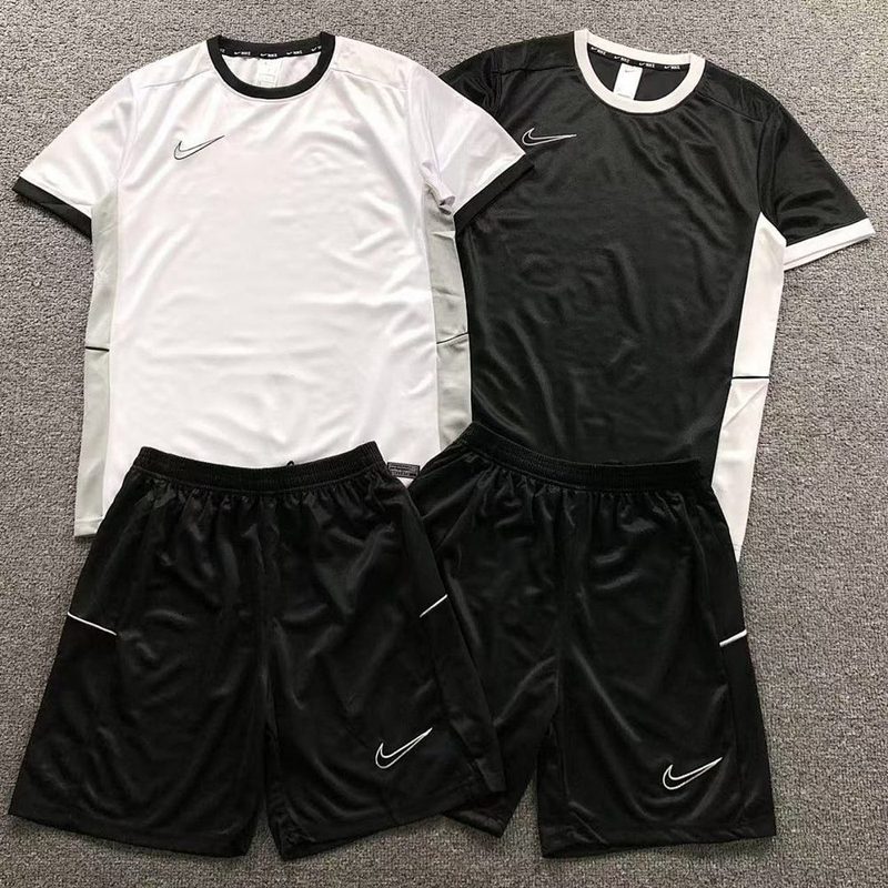 NIKE T-SHIRT SHORTS 770