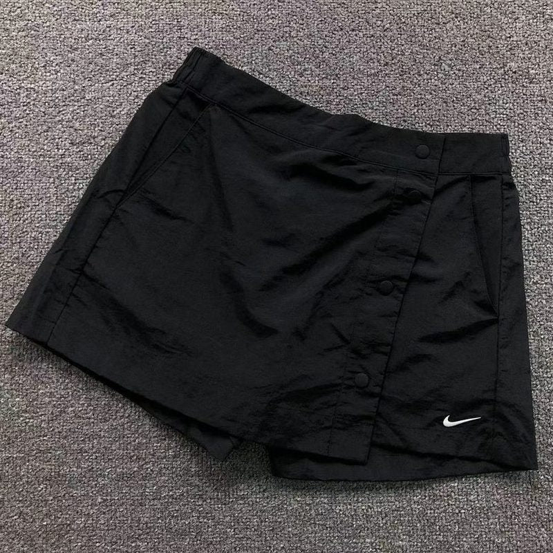 NIKE FEMAIE STYIE SHORTS 840