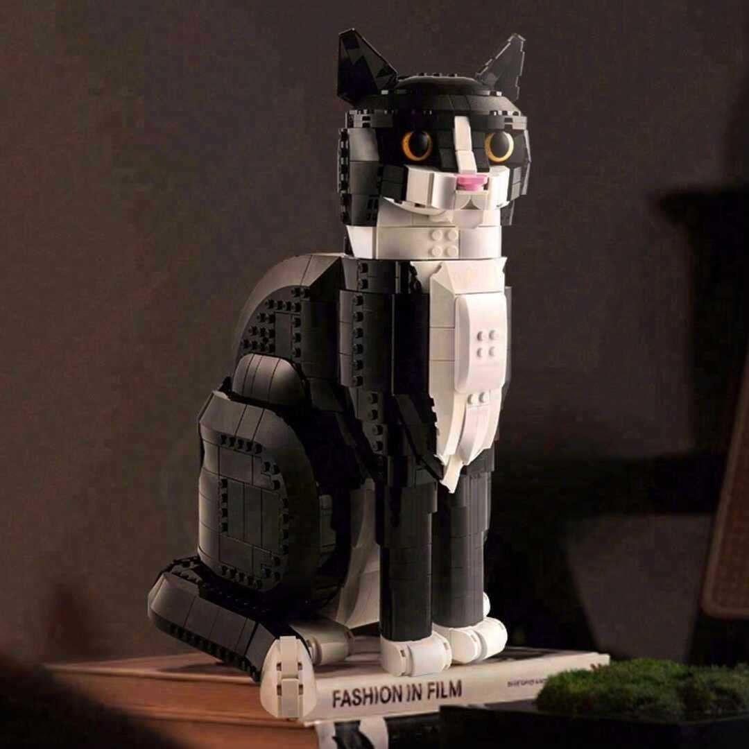 Tuxedo Cat 21349