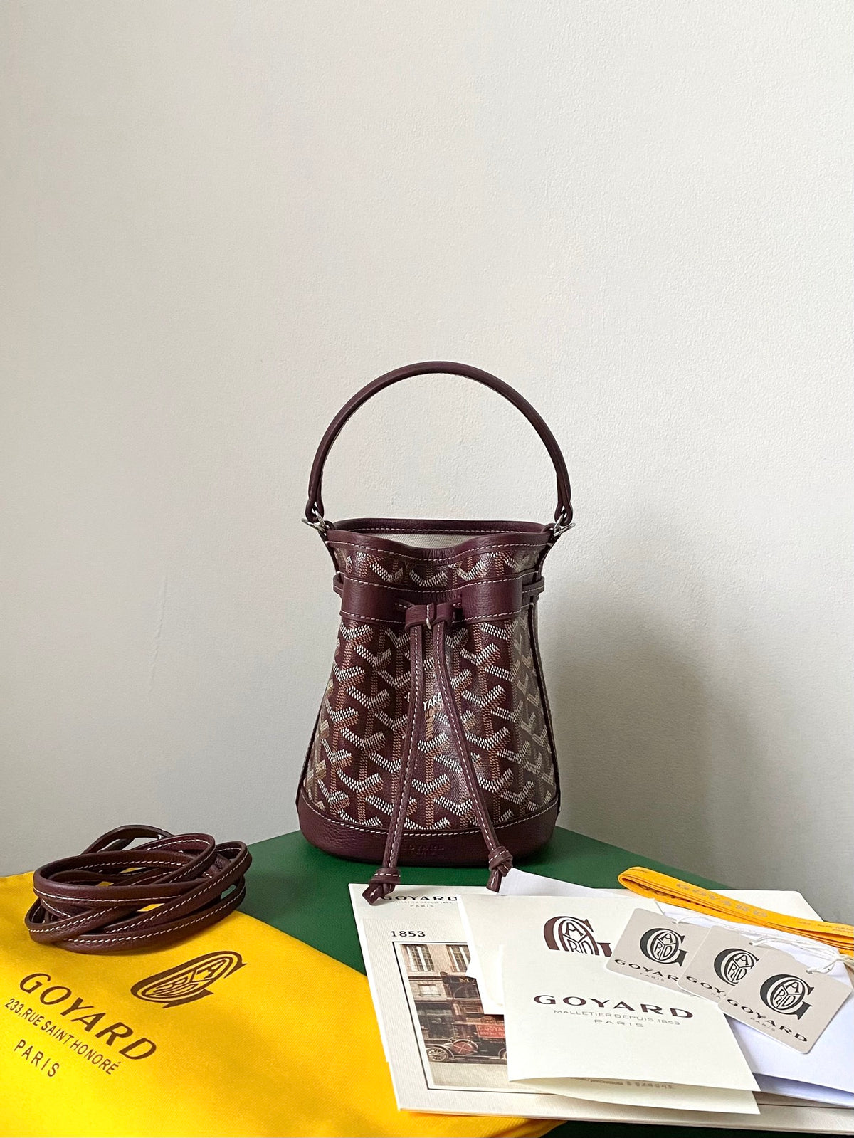 BAG #1048