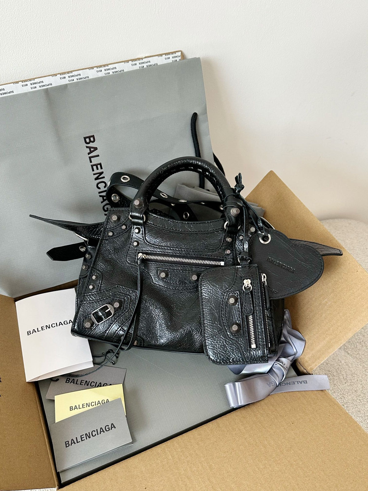 BAG #1060