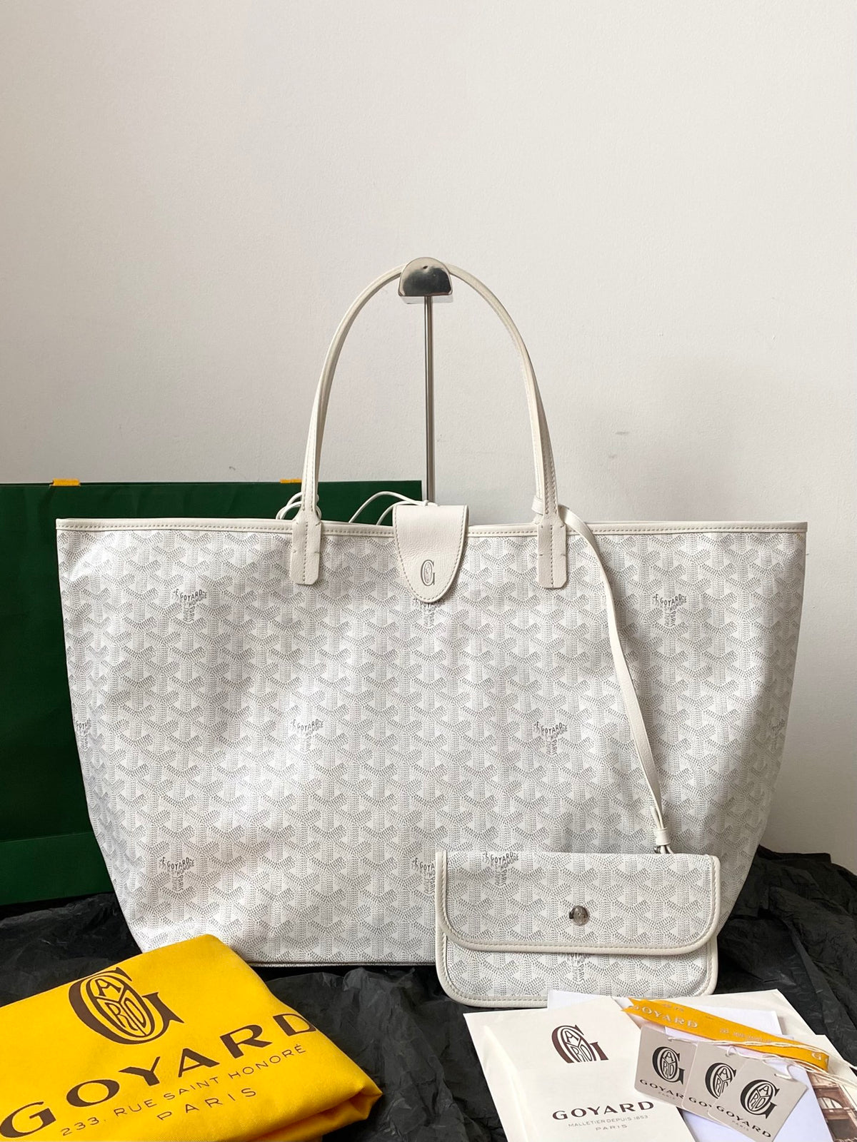 BAG #1072