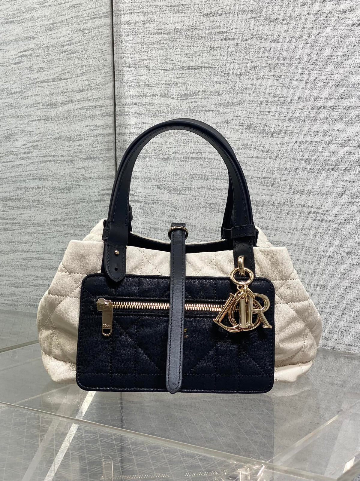 BAG #1908
