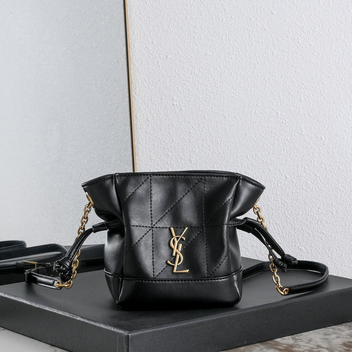 BAG #2196