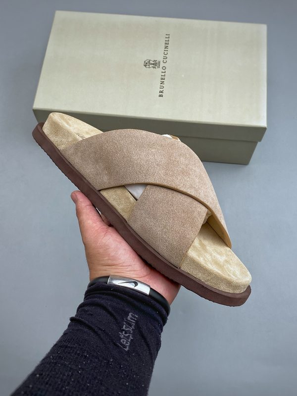 # 220 Brunello Cucinelli