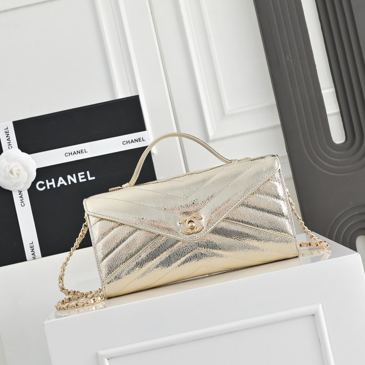 BAG #2208