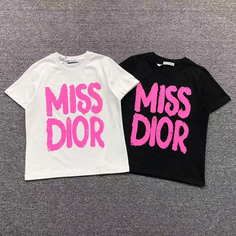 DO FEMAIE STYIE T-SHIRT 2361