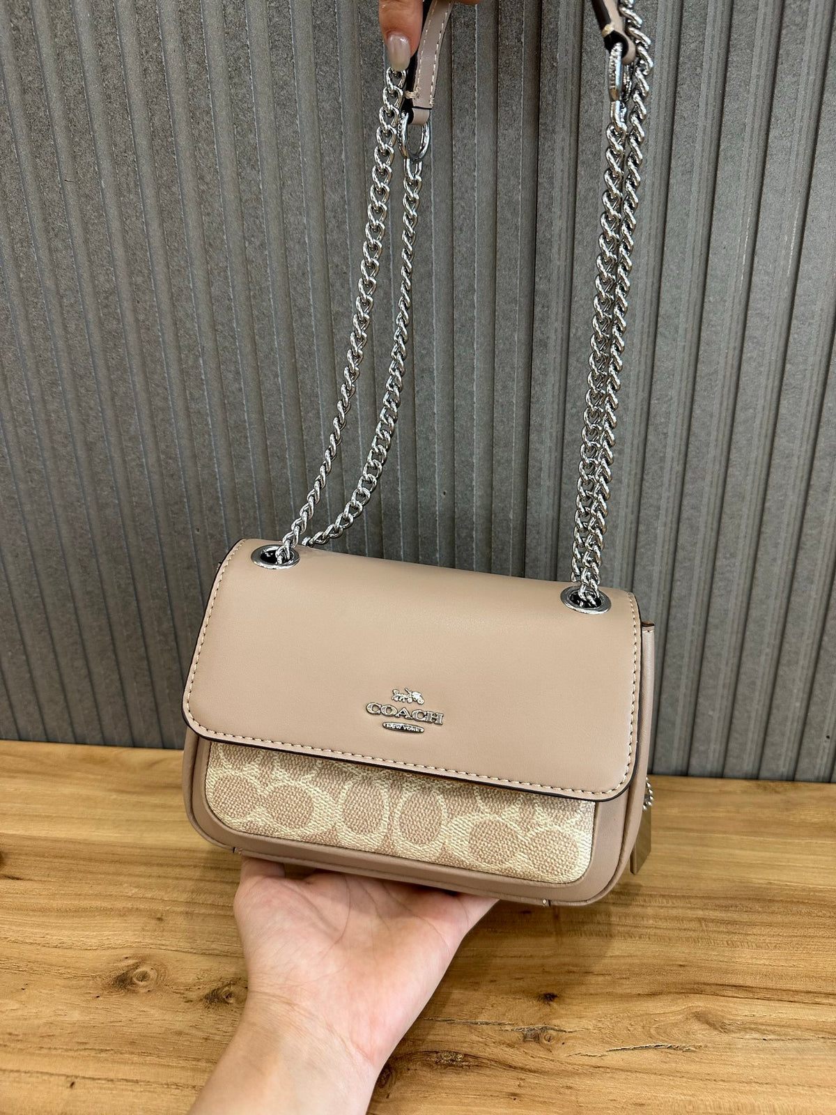 BAG #2605