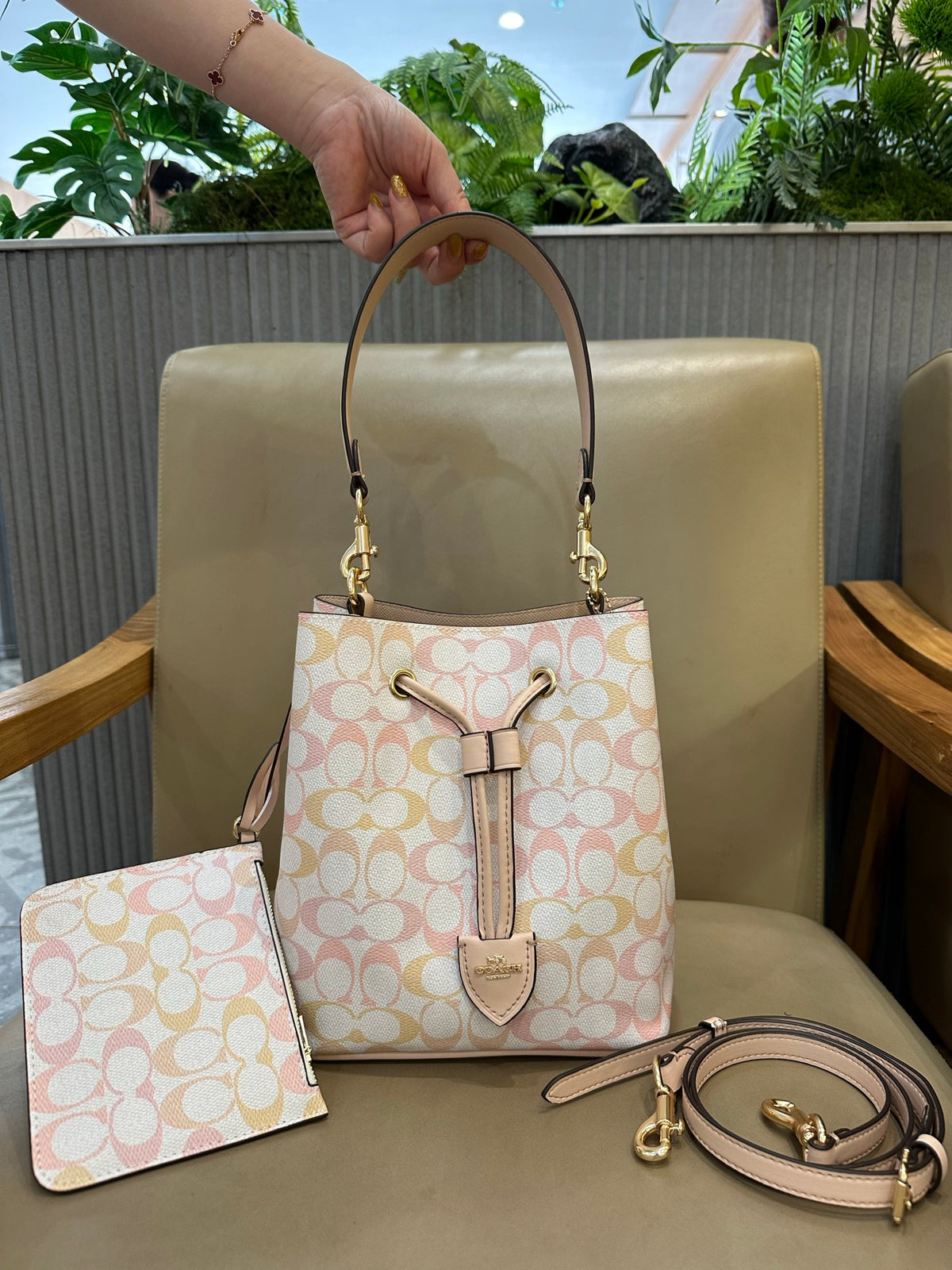 BAG #2824