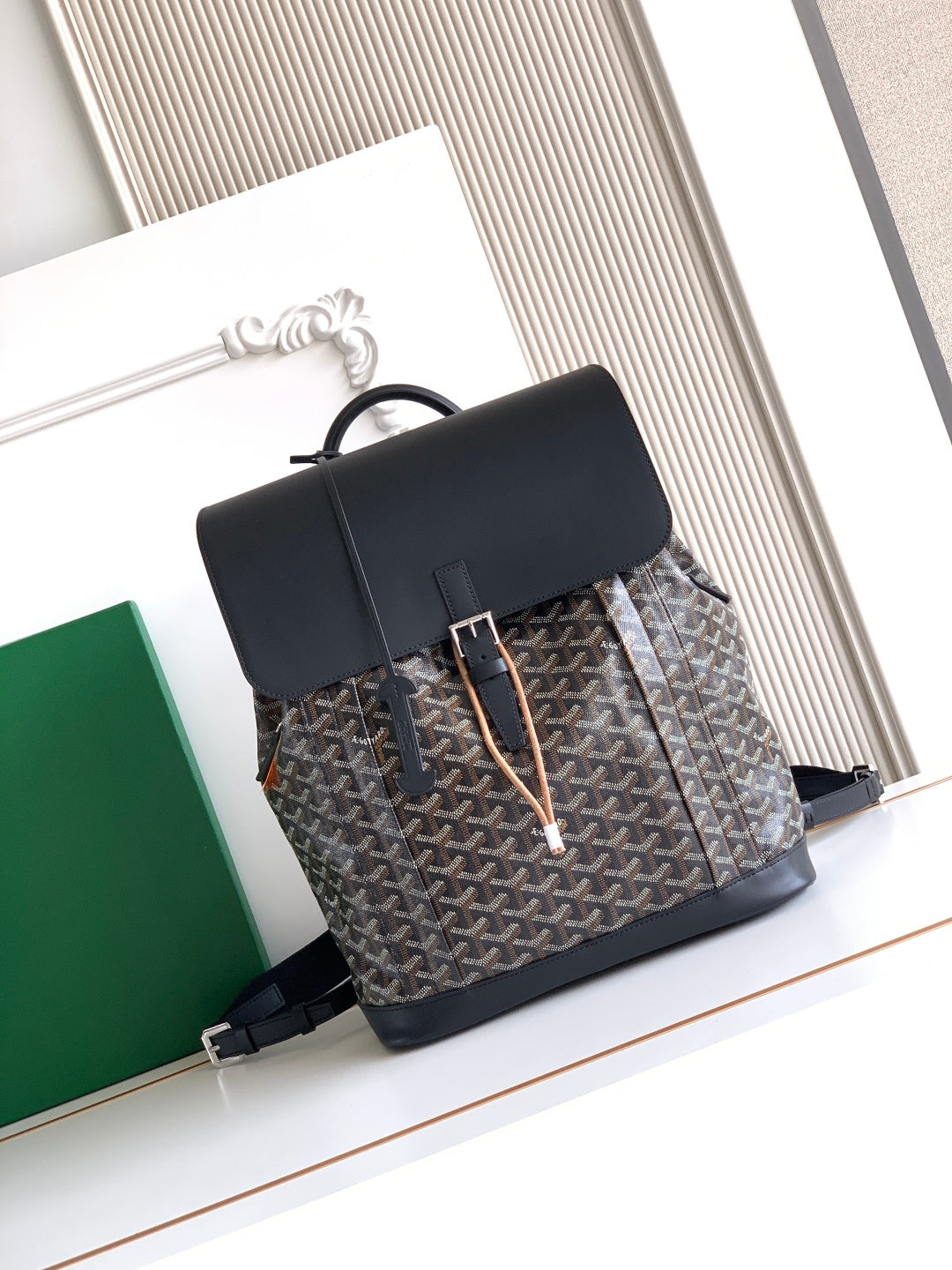 BAG #3810