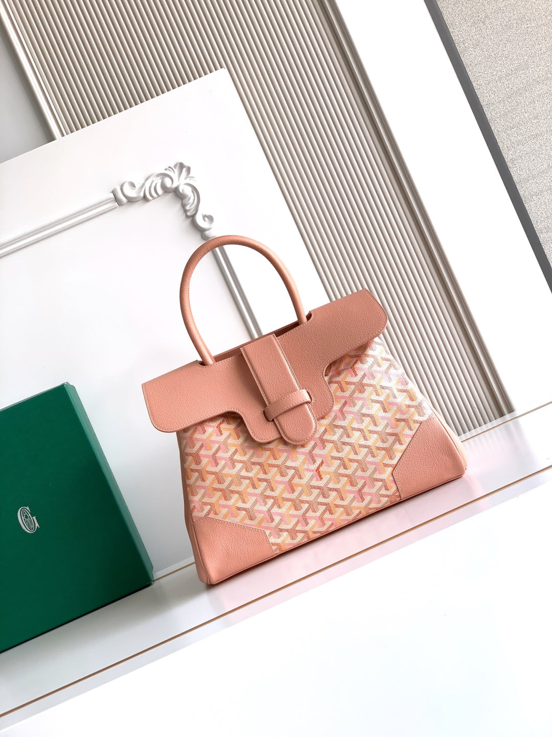 BAG #3894