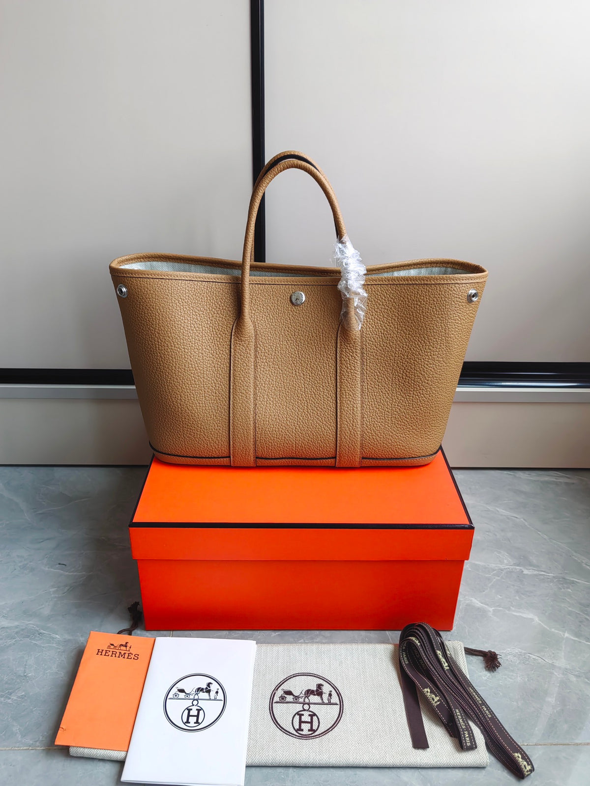 BAG #3931