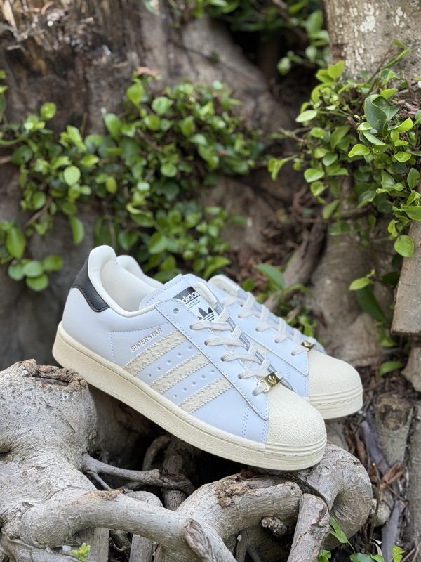 AD Originals Superstar