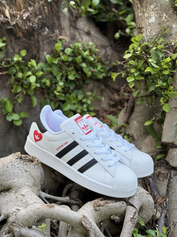 AD Originals Superstar