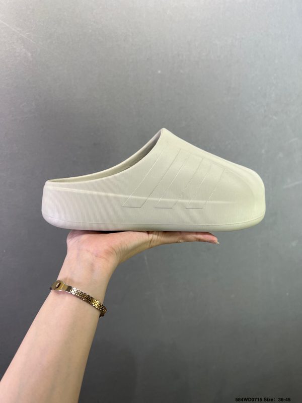 Adidas/ MD