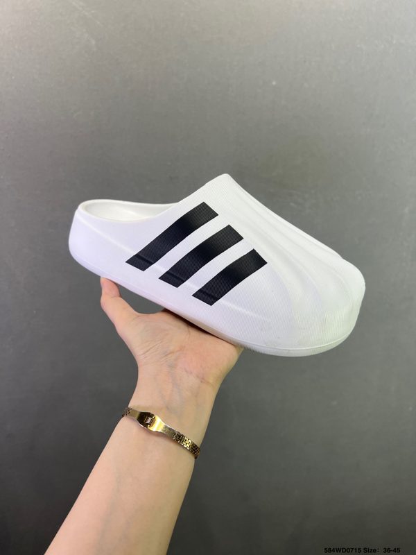 Adidas/ MD