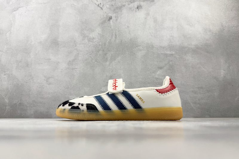 adidas originals × TOY STORY Samba Jane Jessie
