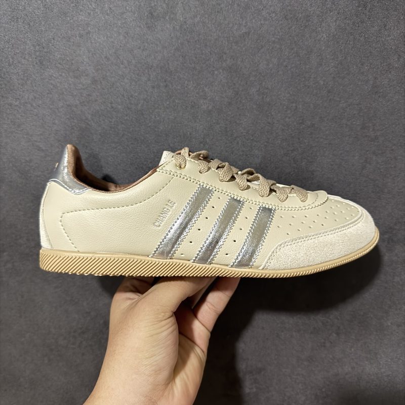 adidas T