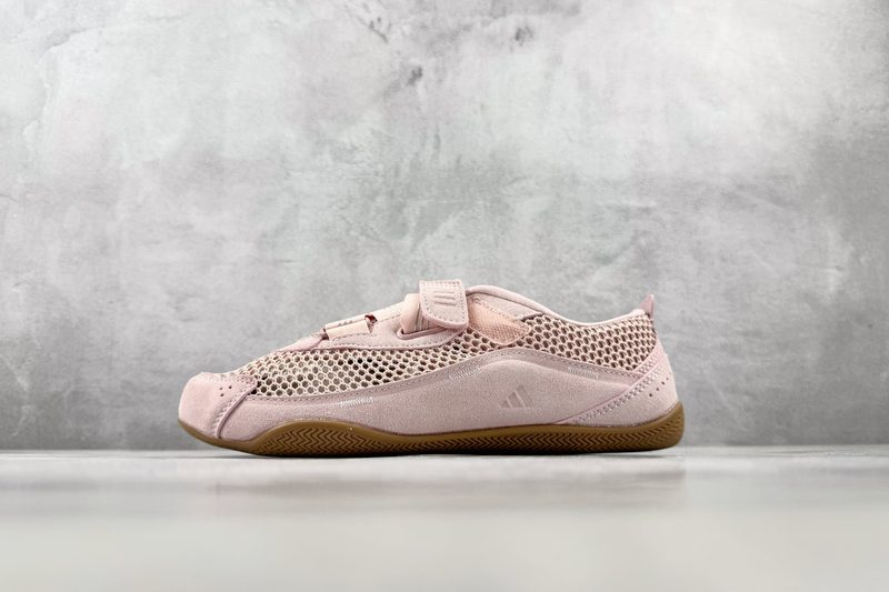 adidas URBAN REVERIE