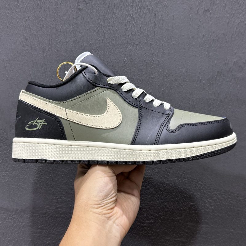 AIR JORDAN 1 Swoosh