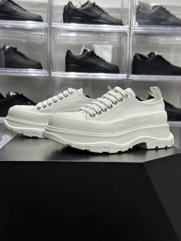 Alexander McQueen Tread Slick